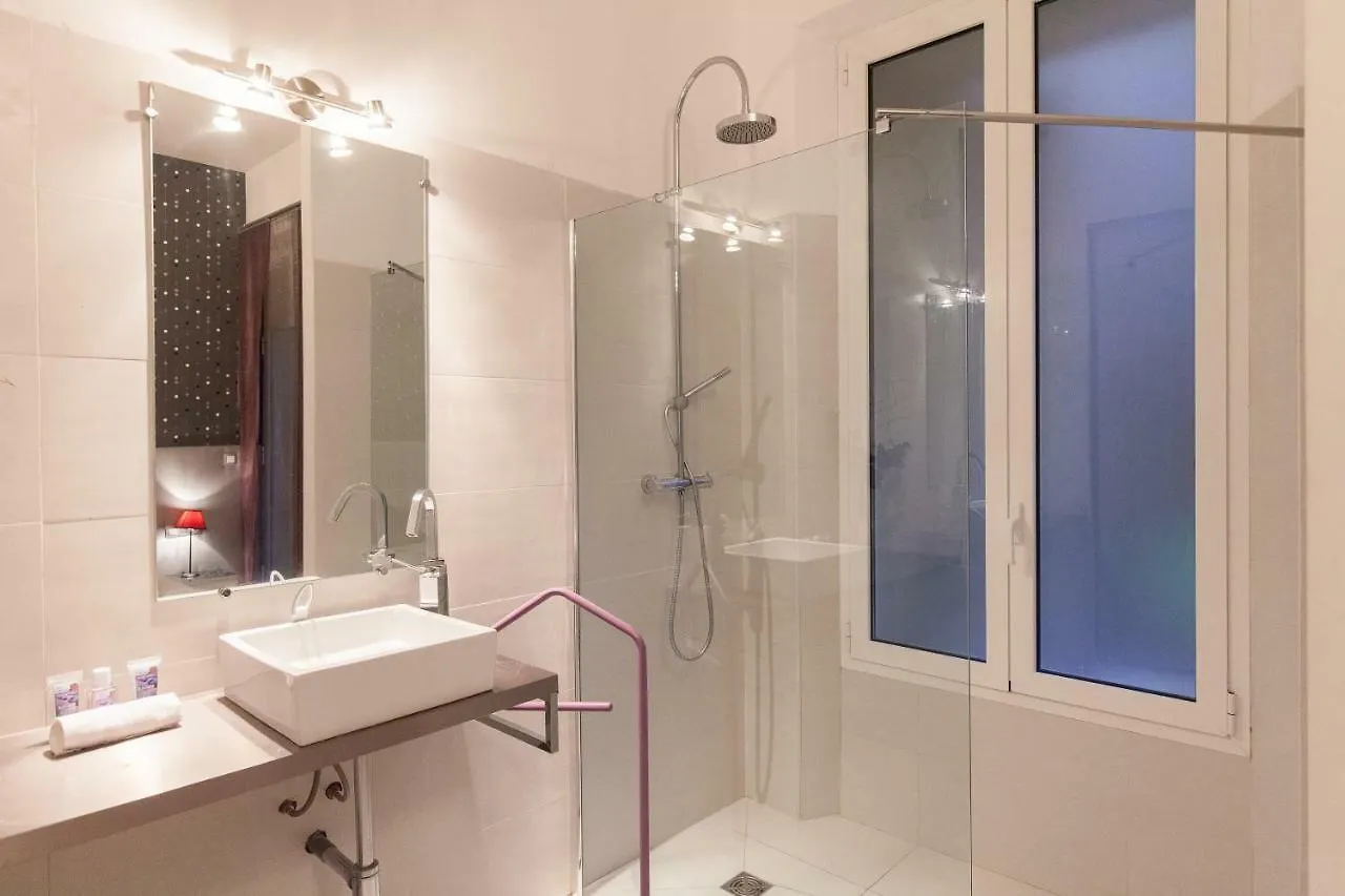 Voyage 2 Pieces 3 Etoiles Calme Plein Centre A 5Mn Des Plages Et Du Palais Cannes 0*,  France