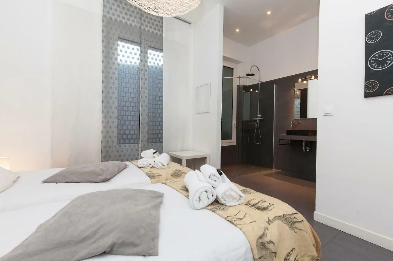 Voyage 2 Pieces 3 Etoiles Calme Plein Centre A 5Mn Des Plages Et Du Palais 戛纳